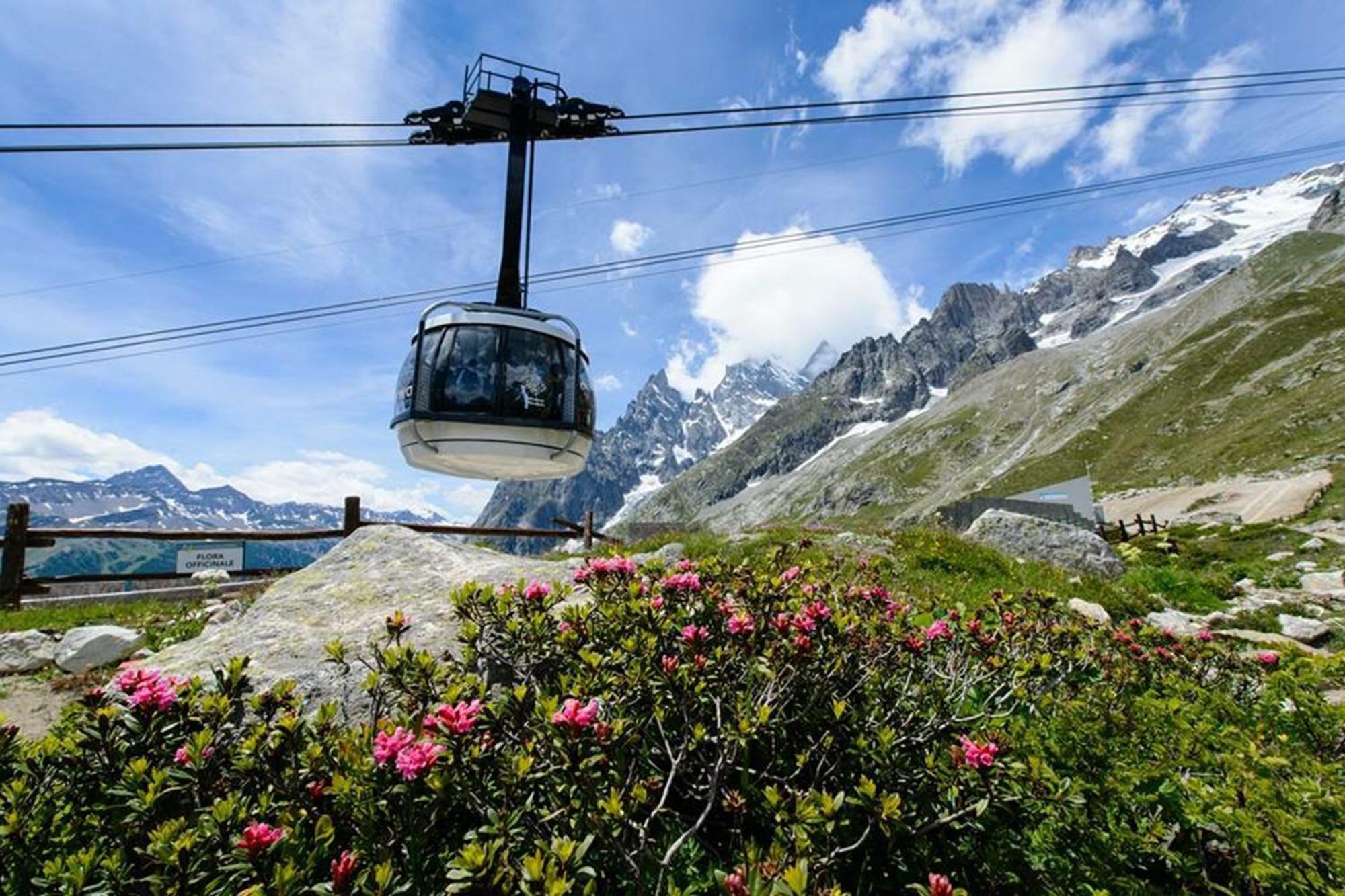 Hotel Dei Camosci Courmayeur Esterno foto
