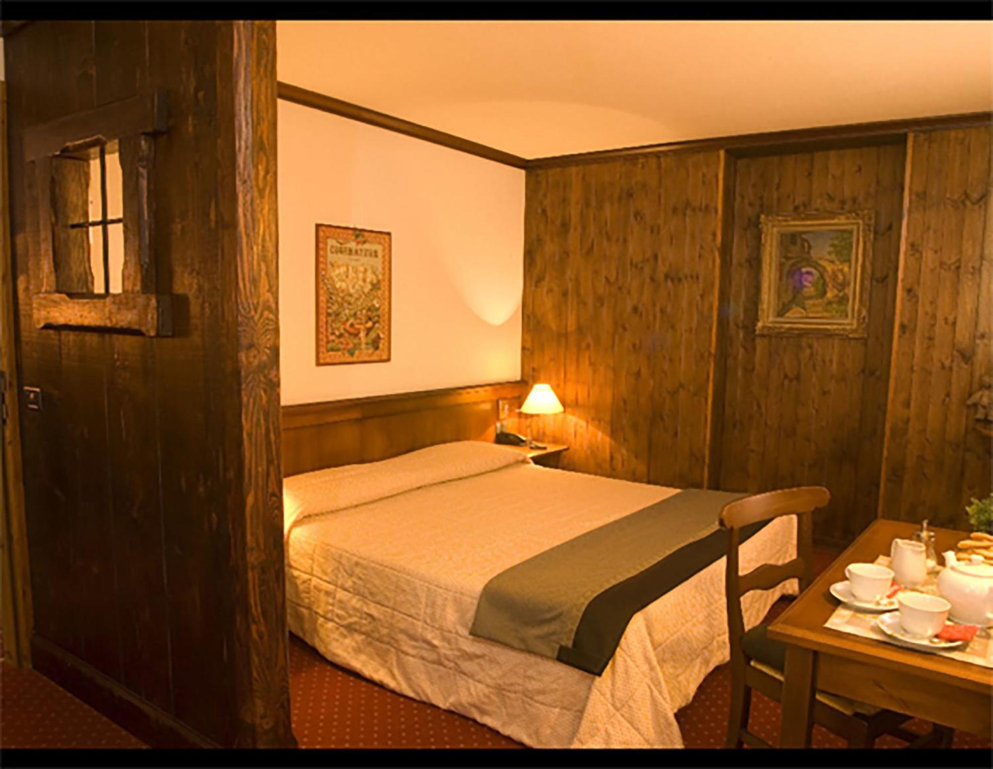 Hotel Dei Camosci Courmayeur Camera foto
